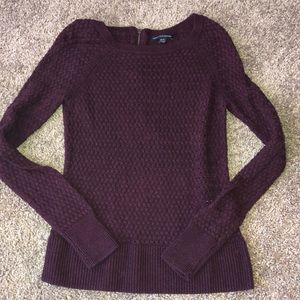 American Eagle maroon sweater
